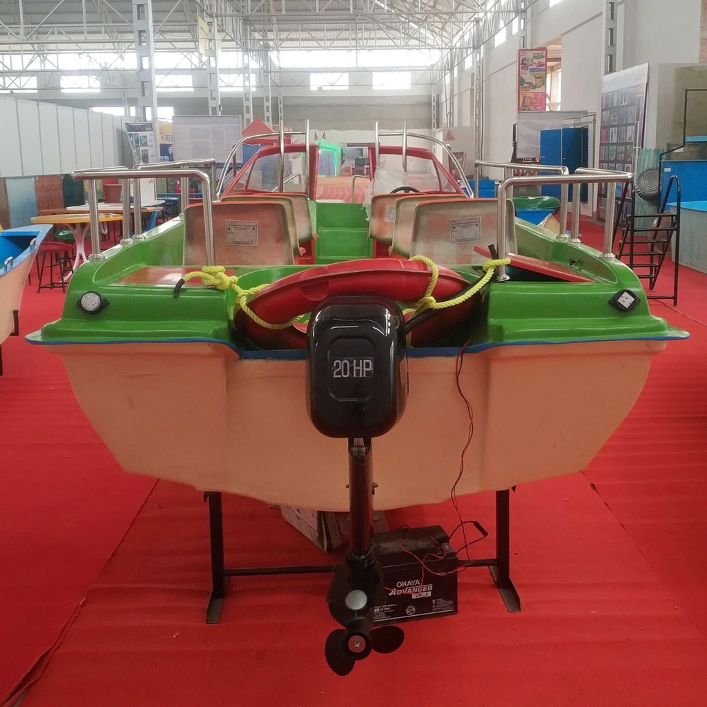 Passenger Boat - 21 ft